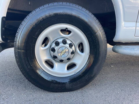 2023 Chevrolet Express 2500