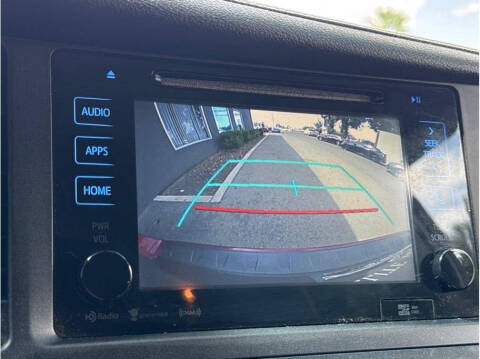 2017 Toyota Sienna SE Premium 8-Passenger