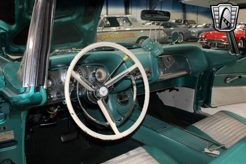 1958 Ford Thunderbird