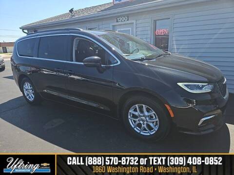 2022 Chrysler Pacifica for sale at Gary Uftring's Used Car Outlet in Washington IL