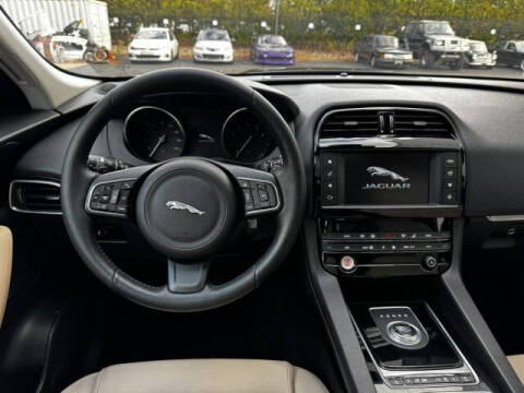2018 Jaguar F-PACE 25t Premium