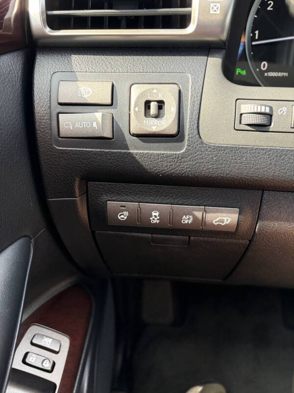 2014 Lexus LX 570