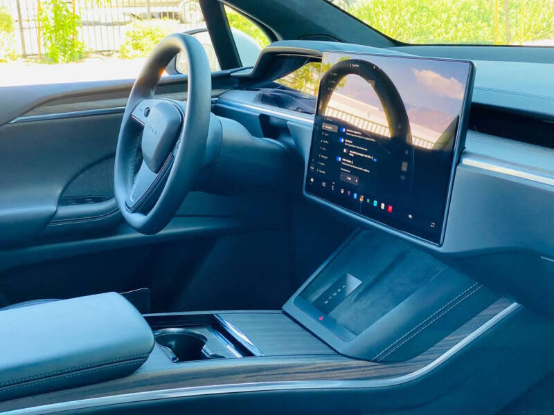 2023 Tesla Model X Standard Range
