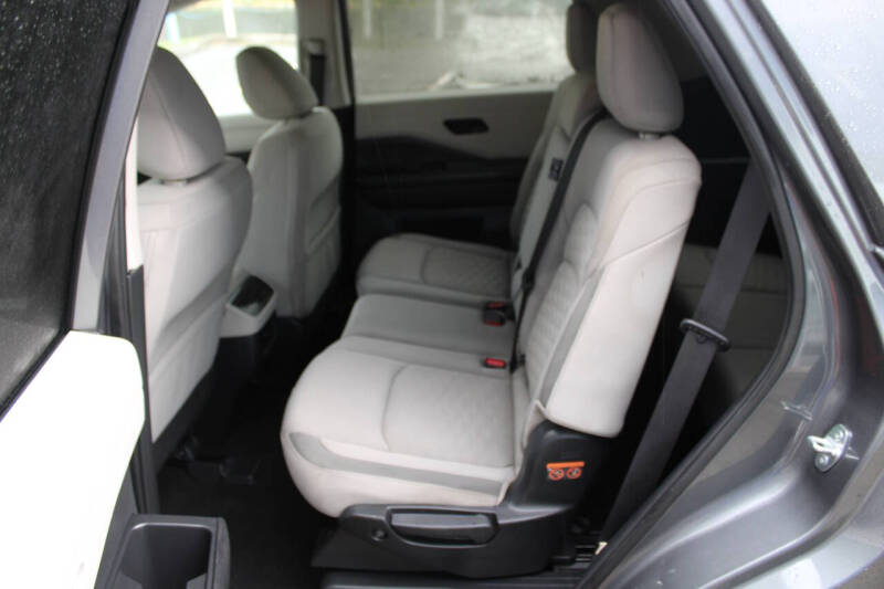 2023 Nissan Pathfinder SV