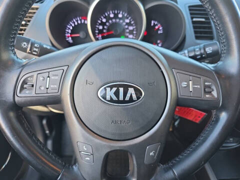 2013 Kia Soul +