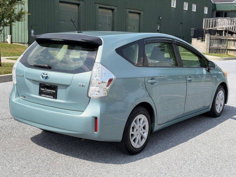 2014 Toyota Prius v Three
