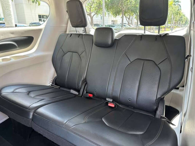 2020 Chrysler Pacifica Touring L