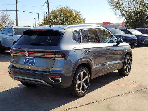 2025 Volkswagen Taos SEL 4Motion