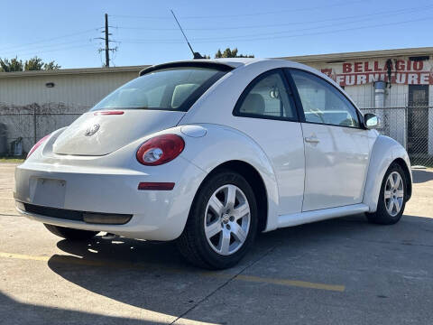 2008 Volkswagen New Beetle Triple White