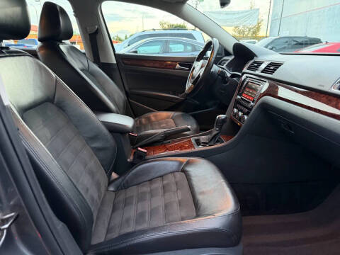 2012 Volkswagen Passat V6 SEL Premium