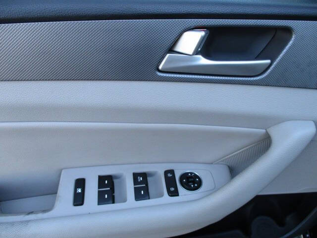 2017 Hyundai Sonata Hybrid SE