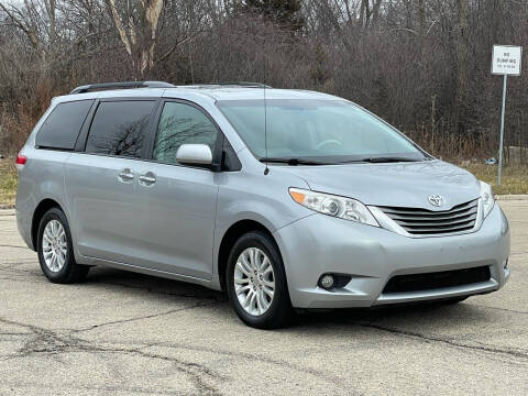 2012 Toyota Sienna for sale at Schaumburg Motor Cars in Schaumburg IL