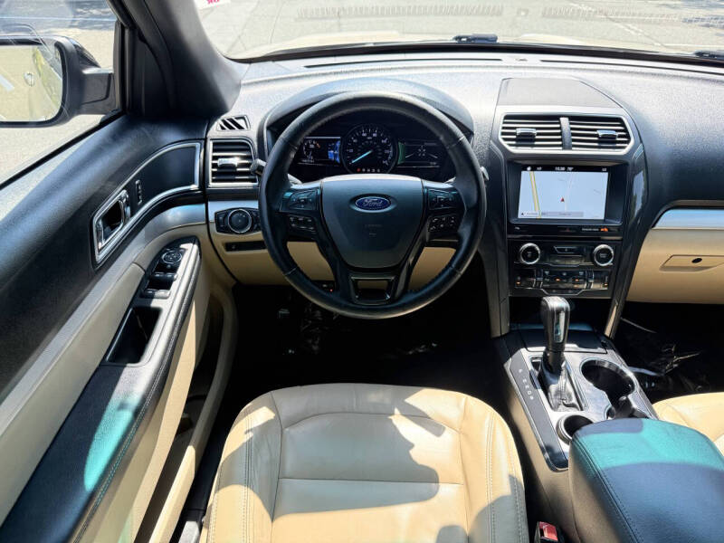 2017 Ford Explorer XLT