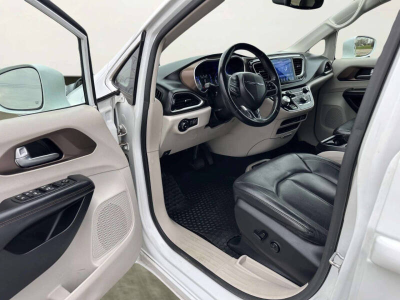 2017 Chrysler Pacifica Touring Plus