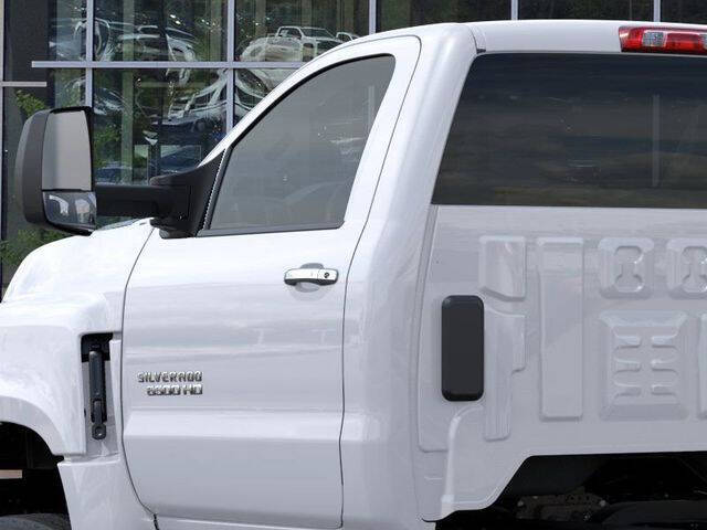 2025 Chevrolet Silverado 6500HD