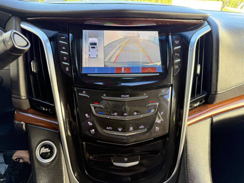 2018 Cadillac Escalade Standard