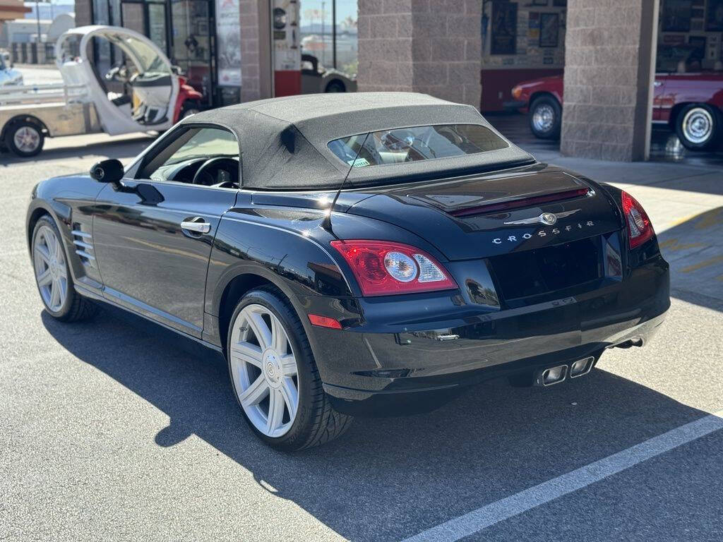 2005 Chrysler Crossfire 13