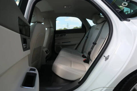 2017 Jaguar XF 35t Prestige