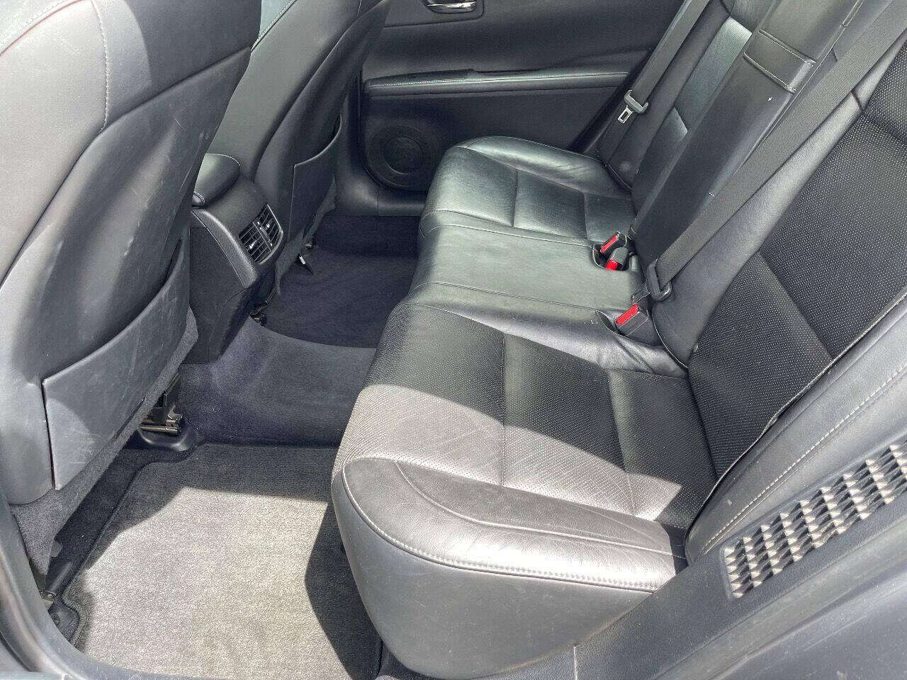 2014 Lexus E-Series Sedan - $13,900