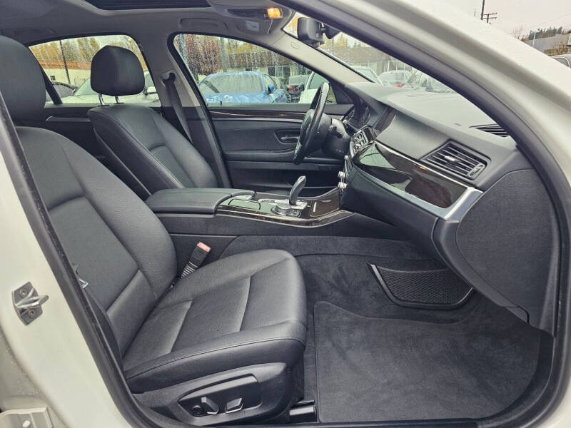 2015 BMW 5 Series 528i