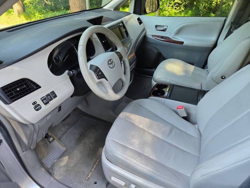 2012 Toyota Sienna XLE 8-Passenger
