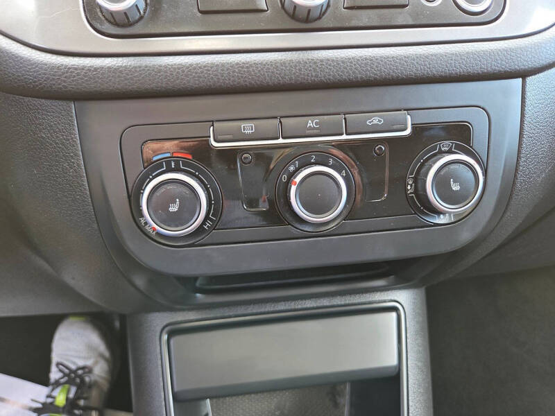 2011 Volkswagen Tiguan SEL 4Motion