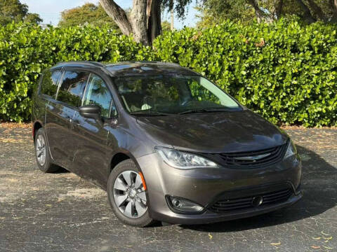 2018 Chrysler Pacifica Hybrid Limited