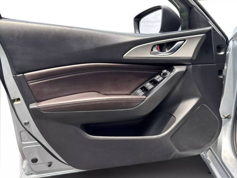 2018 Mazda MAZDA3 Touring