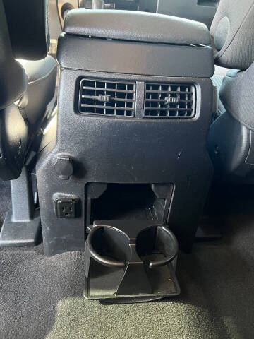 2015 Nissan Titan SV