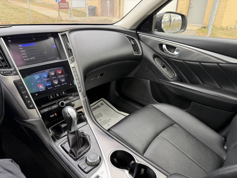 2015 Infiniti Q50 Premium