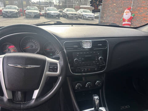 2013 Chrysler 200 Limited