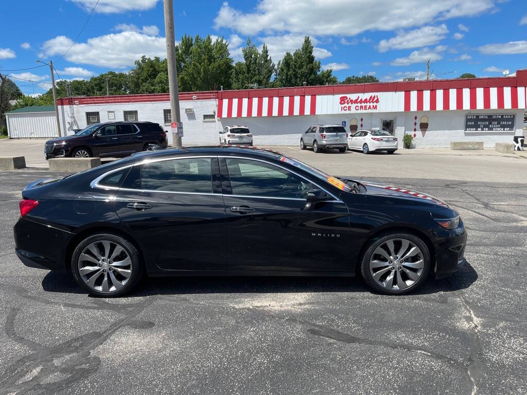 2017 Chevrolet Malibu for sale at Johnson's Auto in Mason City, IA