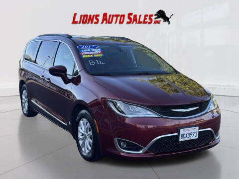 2017 Chrysler Pacifica Touring-L