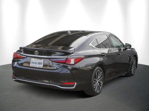 2025 Lexus ES 300h