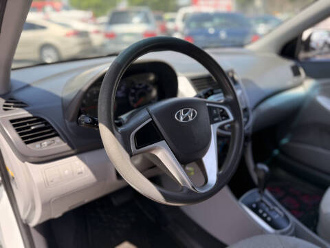 2012 Hyundai Accent GS