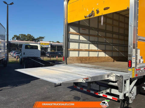 2019 Freightliner M2 106