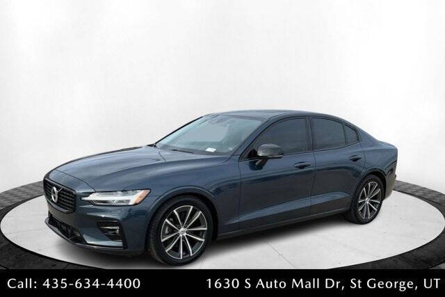 2022 Volvo S60 B5 Momentum