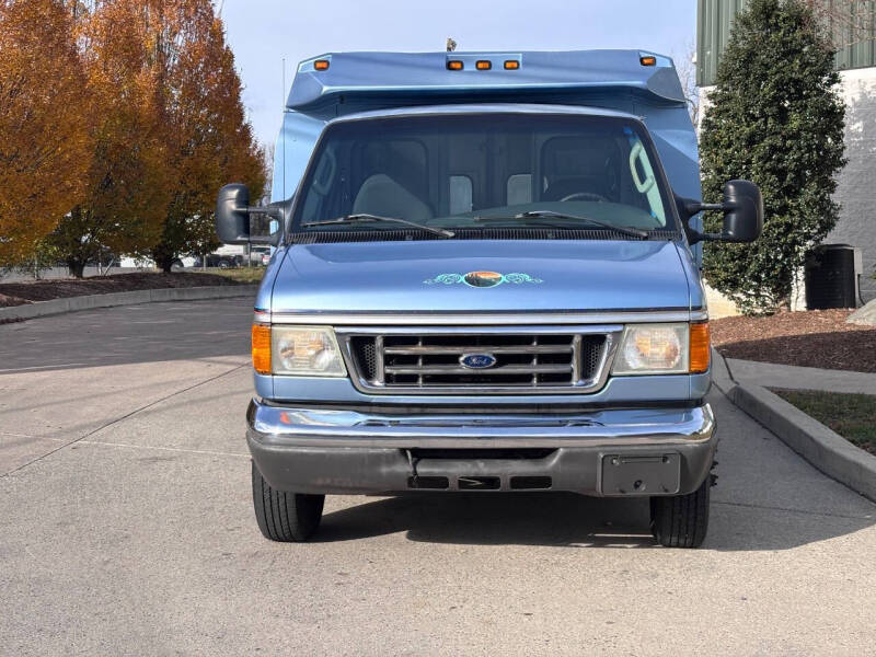 2005 Ford E-Series E-350 SD