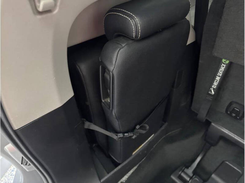 2017 Toyota Sienna SE Premium 8-Passenger