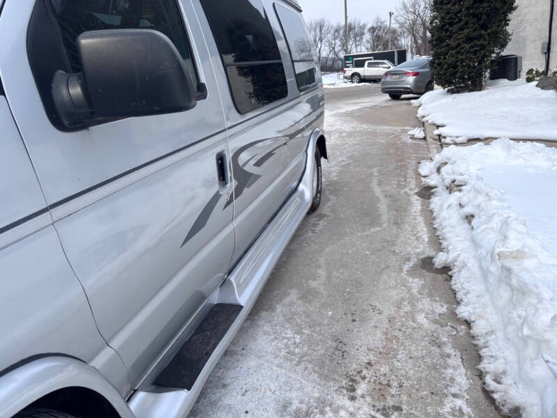 2000 Ford E-Series E-150