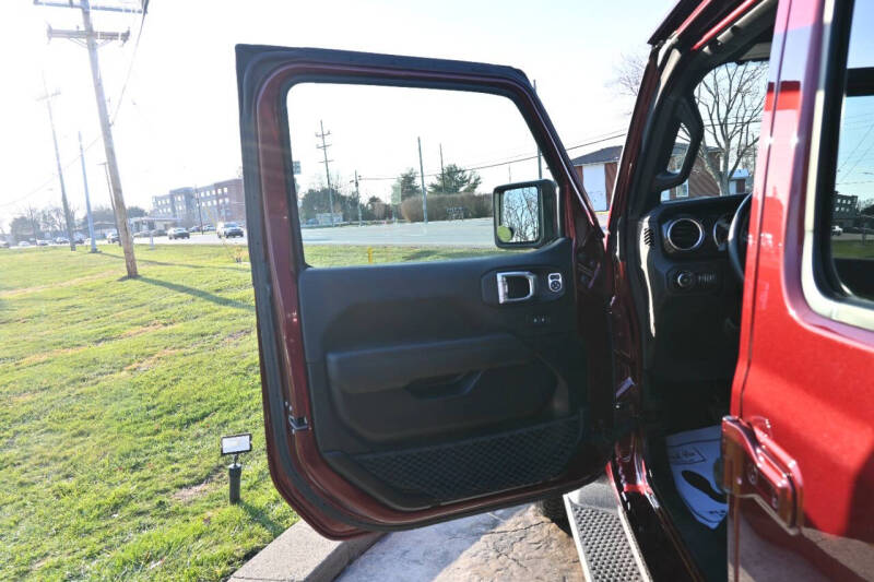 2021 Jeep Wrangler Unlimited Sahara Altitude