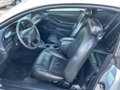 2003 Ford Mustang GT Deluxe