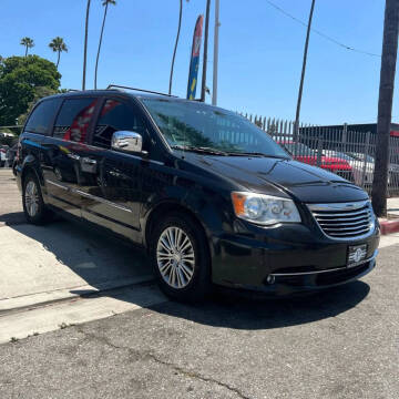 2014 Chrysler Town and Country Touring-L