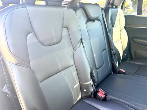 2020 Volvo XC90 T5 Momentum