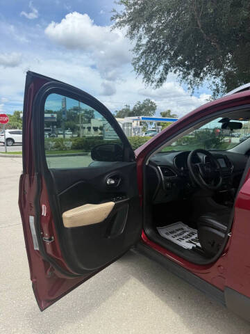 2019 Jeep Cherokee Latitude