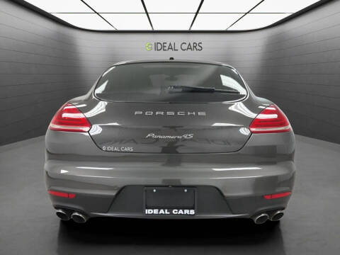 2015 Porsche Panamera 4S
