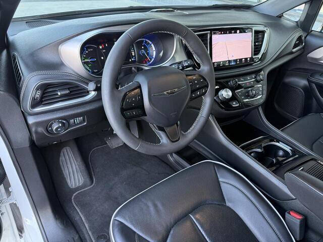 2023 Chrysler Pacifica Plug-In Hybrid Limited