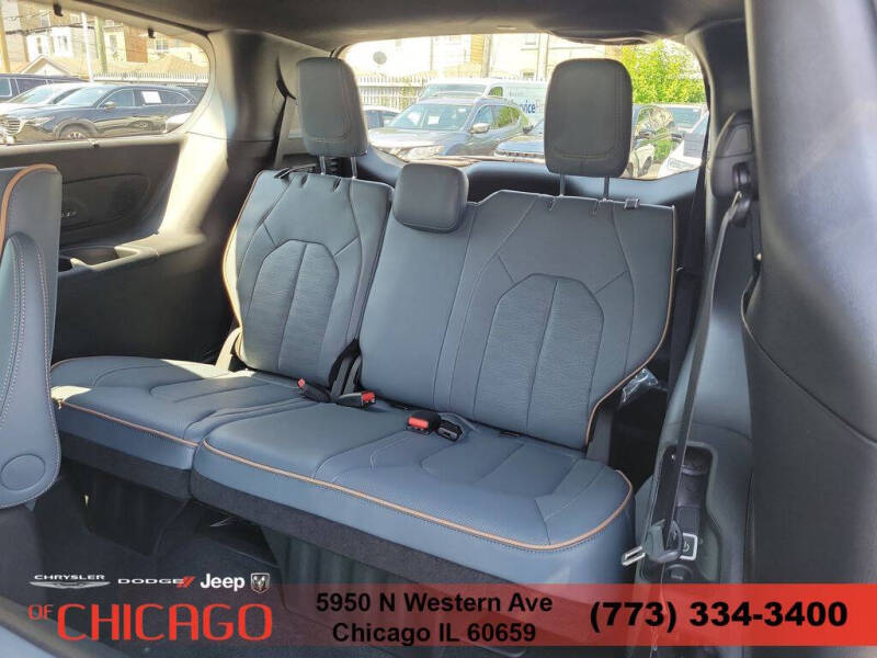2027 Chrysler Pacifica Pinnacle
