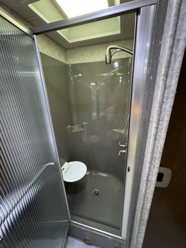 2012 Newmar Dutchstar 4354 ,  450hp, King Bed