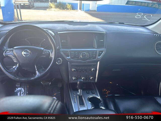 2020 Nissan Pathfinder SL